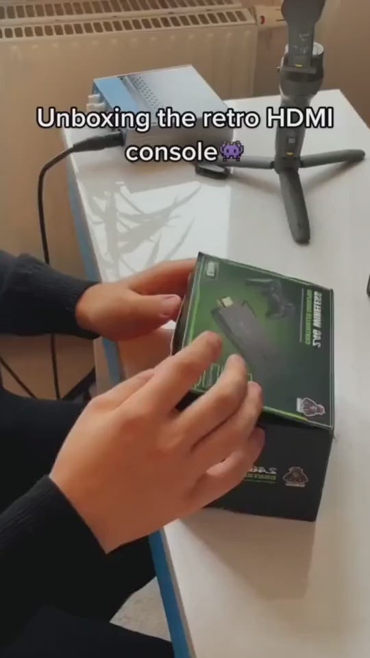 4K-TV-Stick — 64 GB Speicher, über 20.000 Retro-Spiele, zwei kabellose Controller