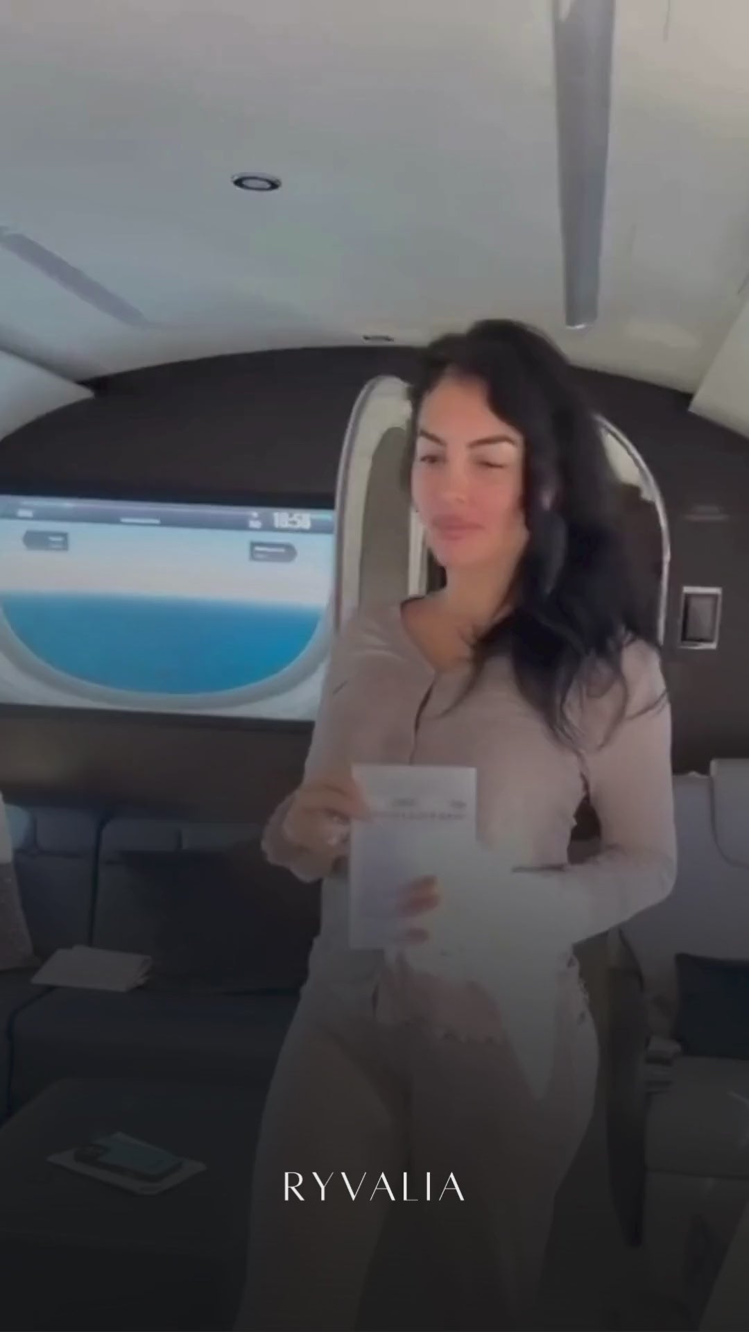 Μάσκα βαθιάς περιποίησης με υδρογέλη και κολλαγόνο NovaGlow — Ενυδατική λάμψη