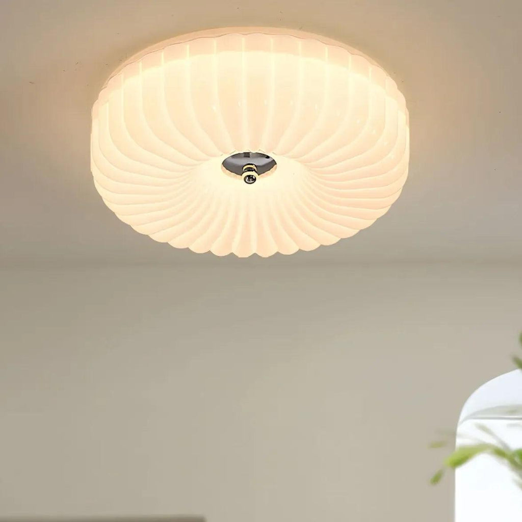 Runde LED-Glas-Deckenleuchte in Creme für das Schlafzimmer | livraina