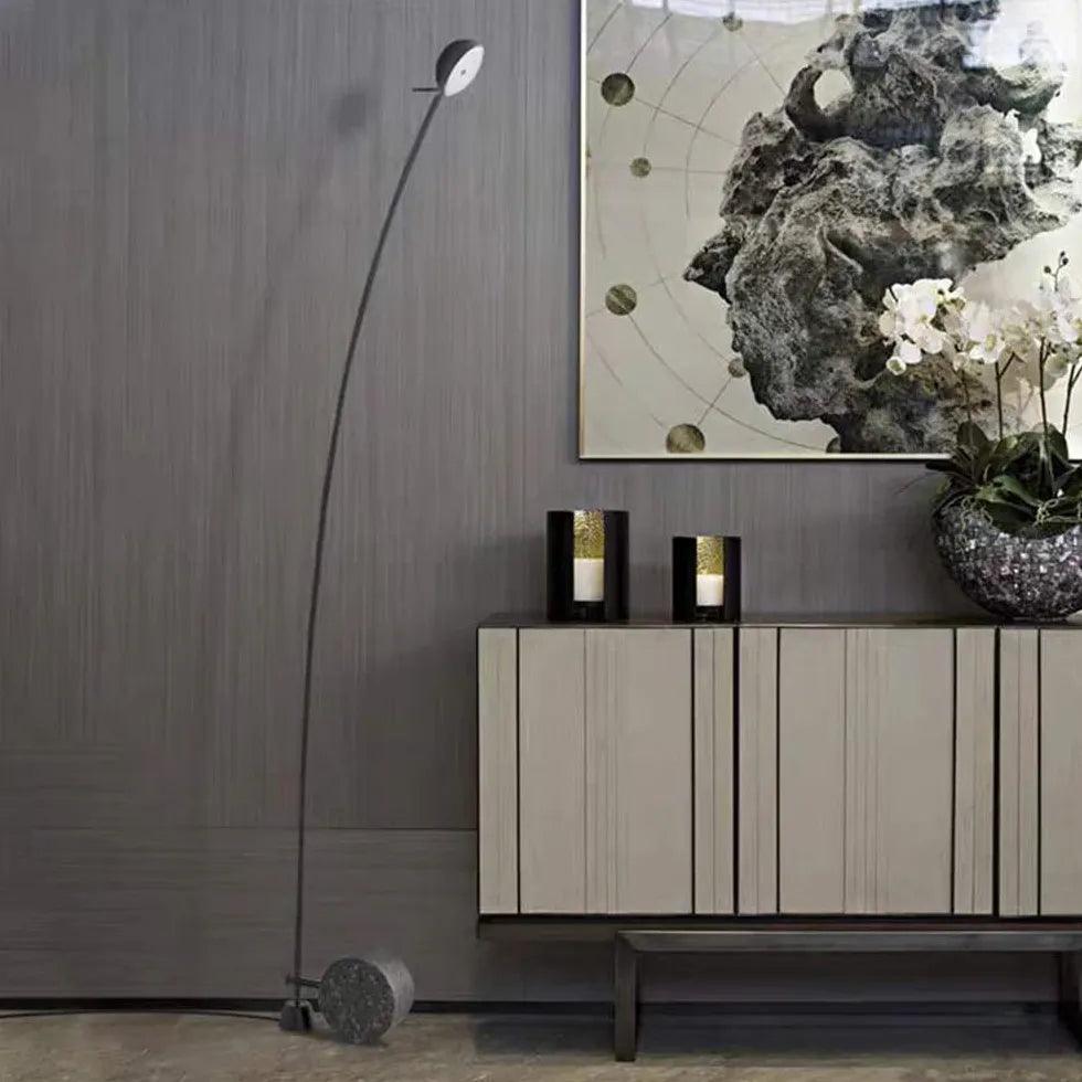 Lámpara de pie de arco con diseño moderno ajustable de hierro | livraina