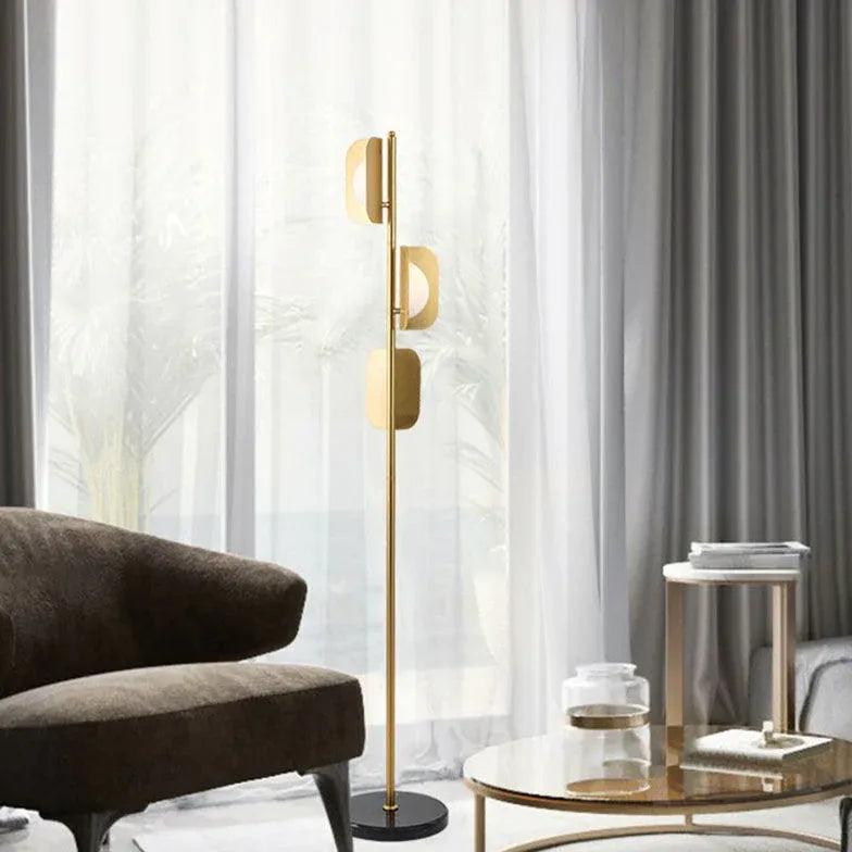 Gulvlampe med nordisk marmorlook til stuen | livraina