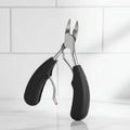 GripNail Pro -varpaankynsisakset — ergonominen muotoilu paksuille kynsille