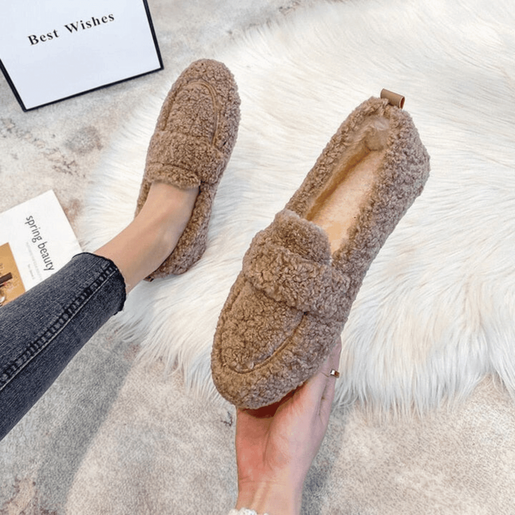 Zimní pantofle CozyNest — elegantní plyšové pohodlí pro chladné dny