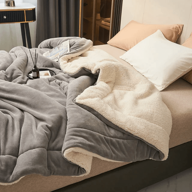 Pătură CozyNest Luxe din flanelă fleece plușată — Căldură și moliciune