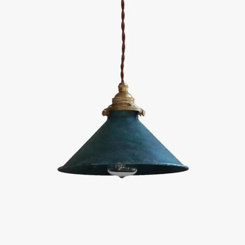Konformad rostig vintagependellampa i industriell stil | livraina