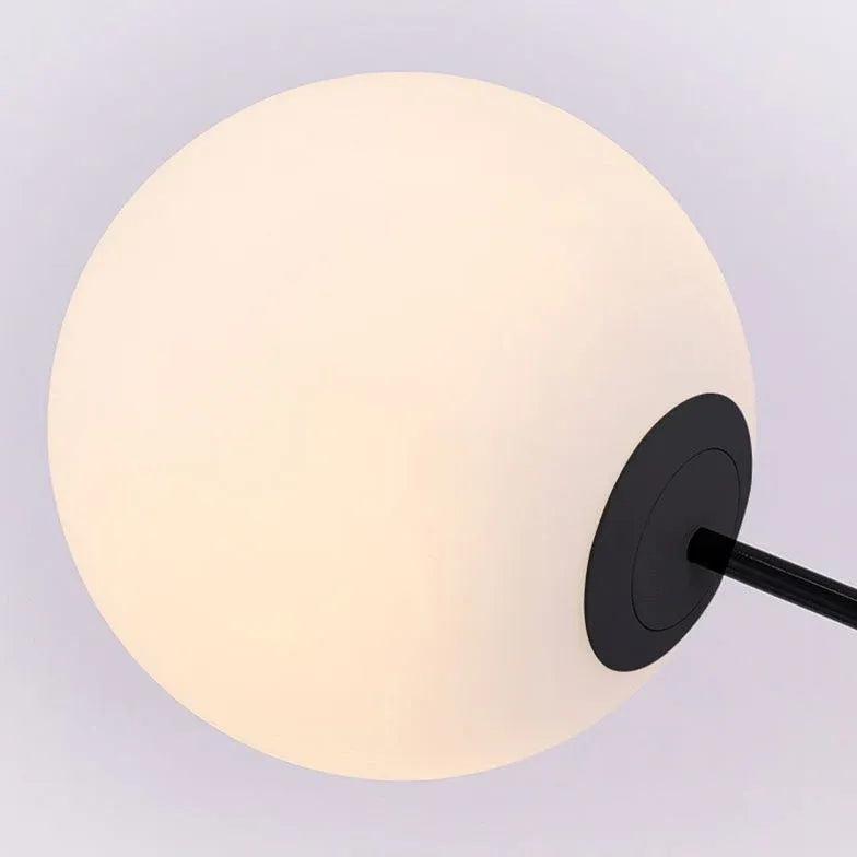 Moderní zakřivená stojací lampa ve tvaru koule do obývacího pokoje | livraina