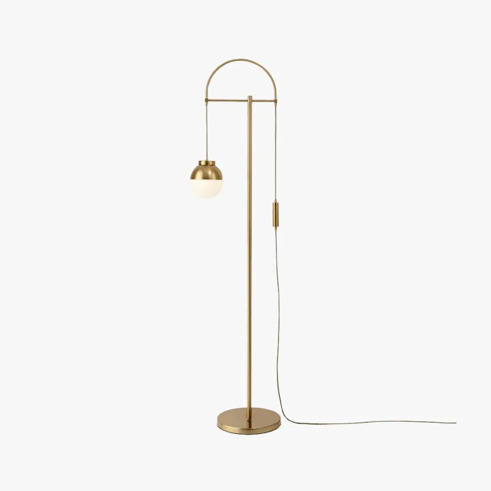 Stojací lampa ze skleněné koule s moderní zlatou povrchovou úpravou | livraina