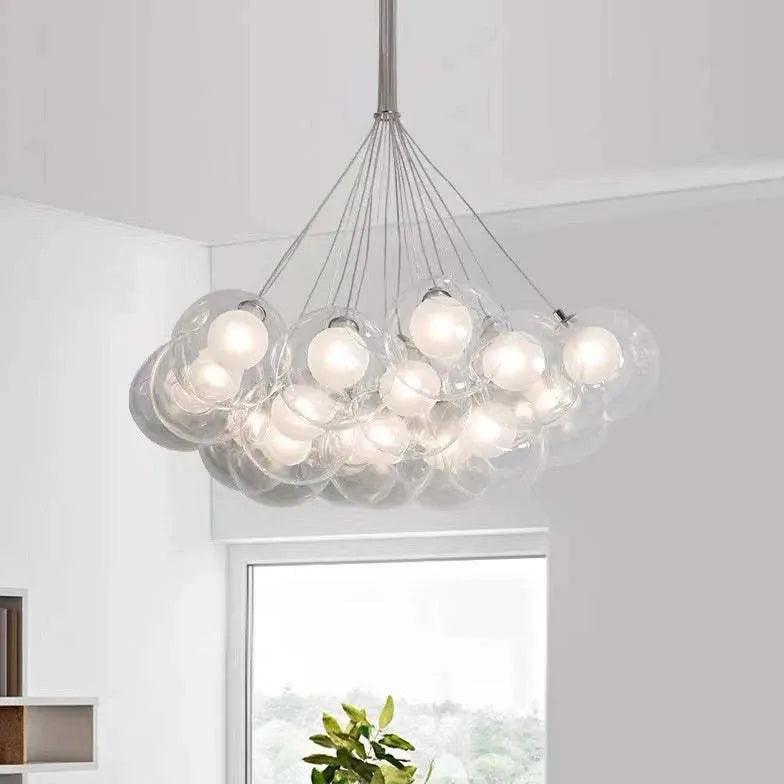 Pendellampe med glaskugler i klynge og nordisk design | livraina