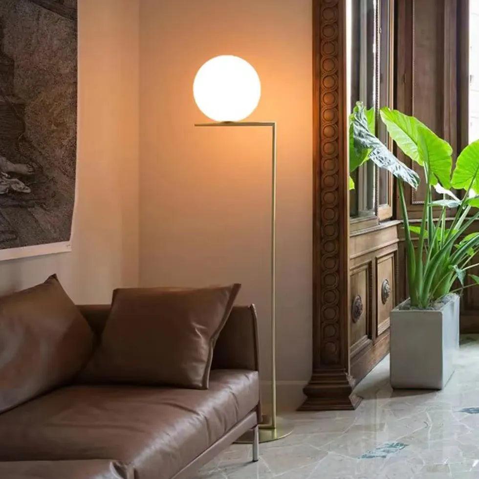 Lámparas de pie decorativas de vidrio blanco con forma de globo para salón | livraina