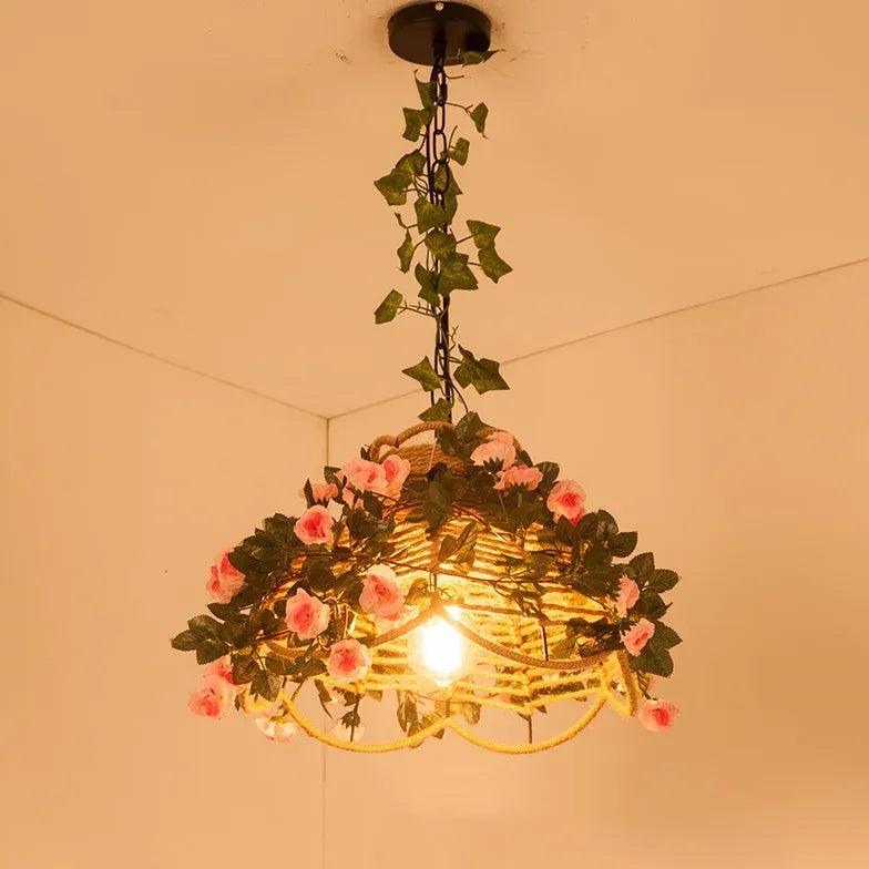 Vintage-pendellampe med dekorativt blomstertema | livraina