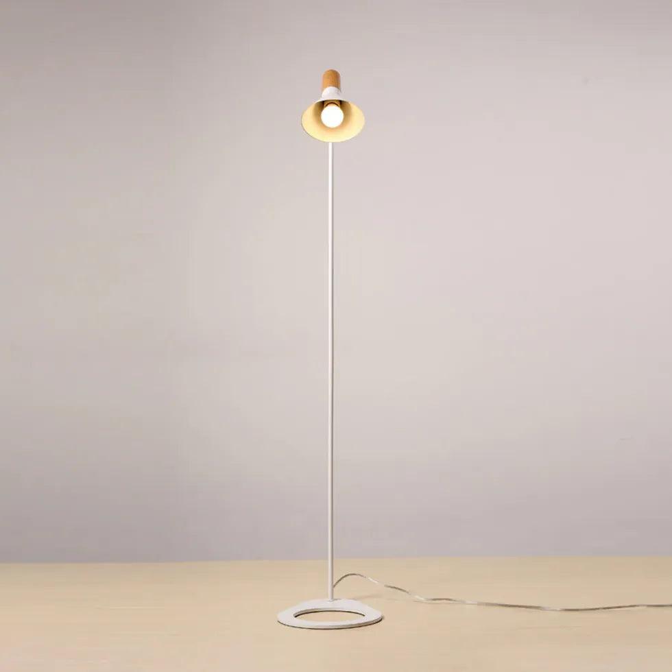 Zwarte industriële vloerlamp, verstelbaar en minimalistisch | livraina
